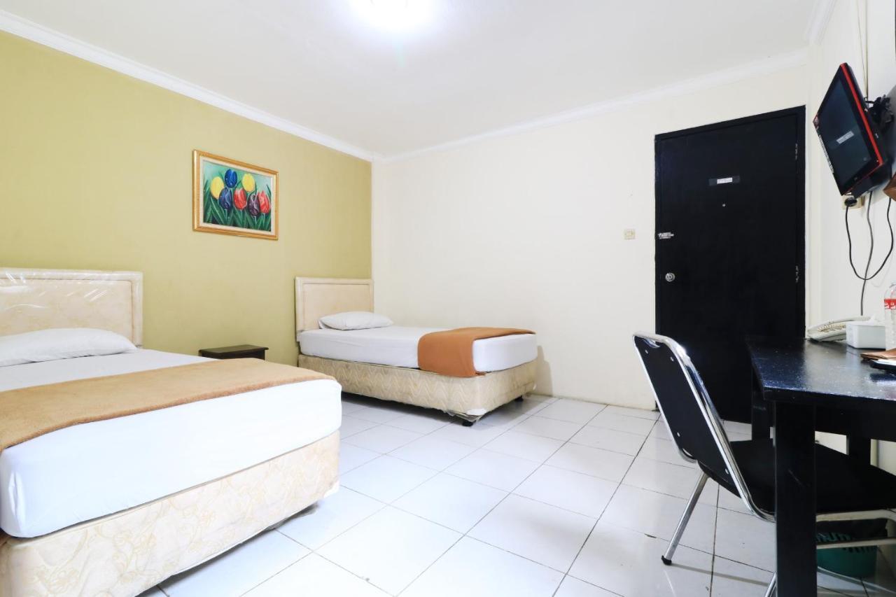 Ams Hotel Koja Jakarta Exteriör bild